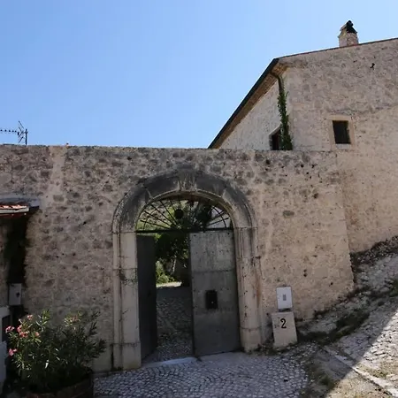 Il Castelluccio Lecce nei Marsi