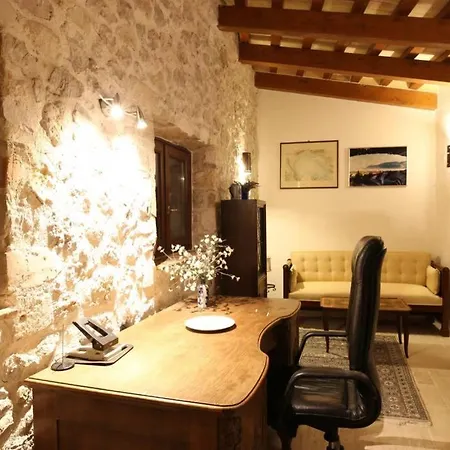 Il Castelluccio * Lecce nei Marsi